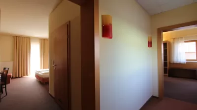 2 Doppelzimmer mit Verbindungstür