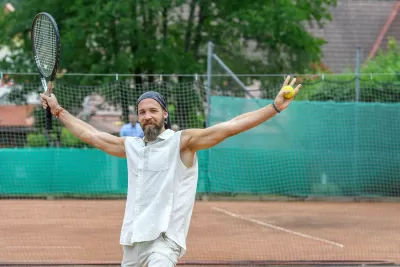 Krainz Vital & Familienhotel - Bad Loipersdorf: Tennis player on the clay court