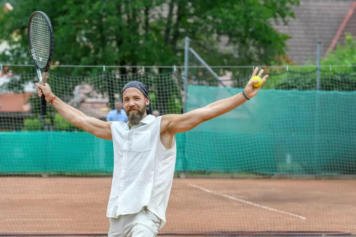 Krainz Vital & Familienhotel - Bad Loipersdorf: Tennis player on the clay court
