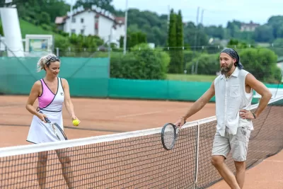 Krainz Vital & Familienhotel - Bad Loipersdorf: Tennis at the net