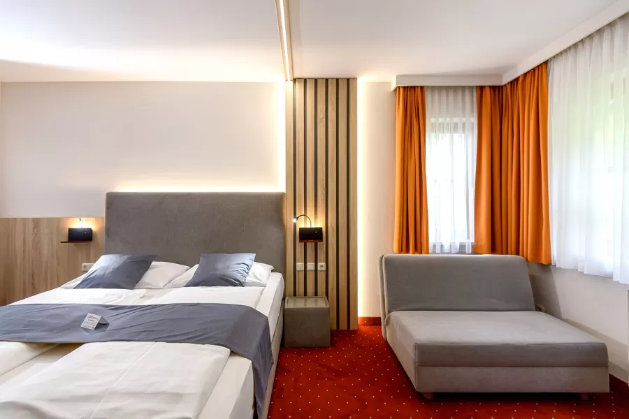 Krainz Vital & Familienhotel - Bad Loipersdorf: Doppelzimmer Morgensonne mit Balkon