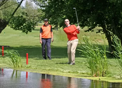Krainz Vital & Familienhotel - Bad Loipersdorf: Golfspieler am Wasser