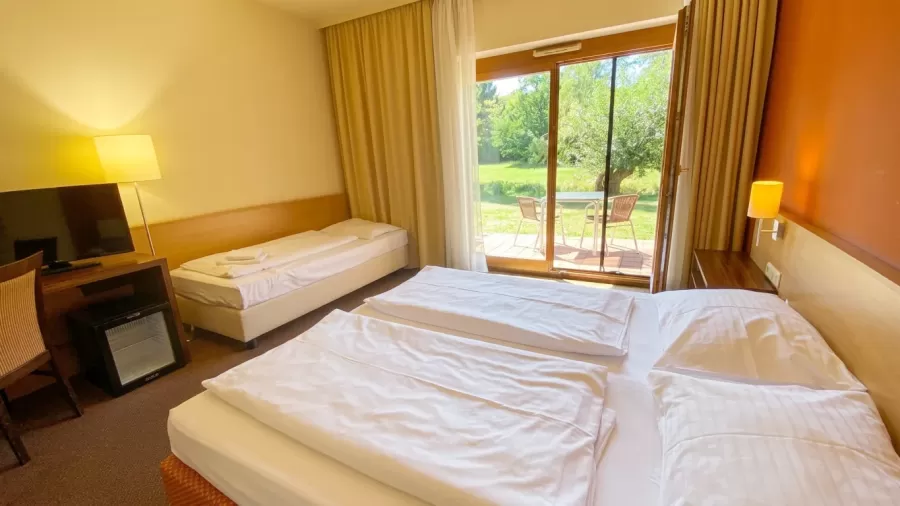 Krainz Vital & Familienhotel - Bad Loipersdorf: Triple room with balcony